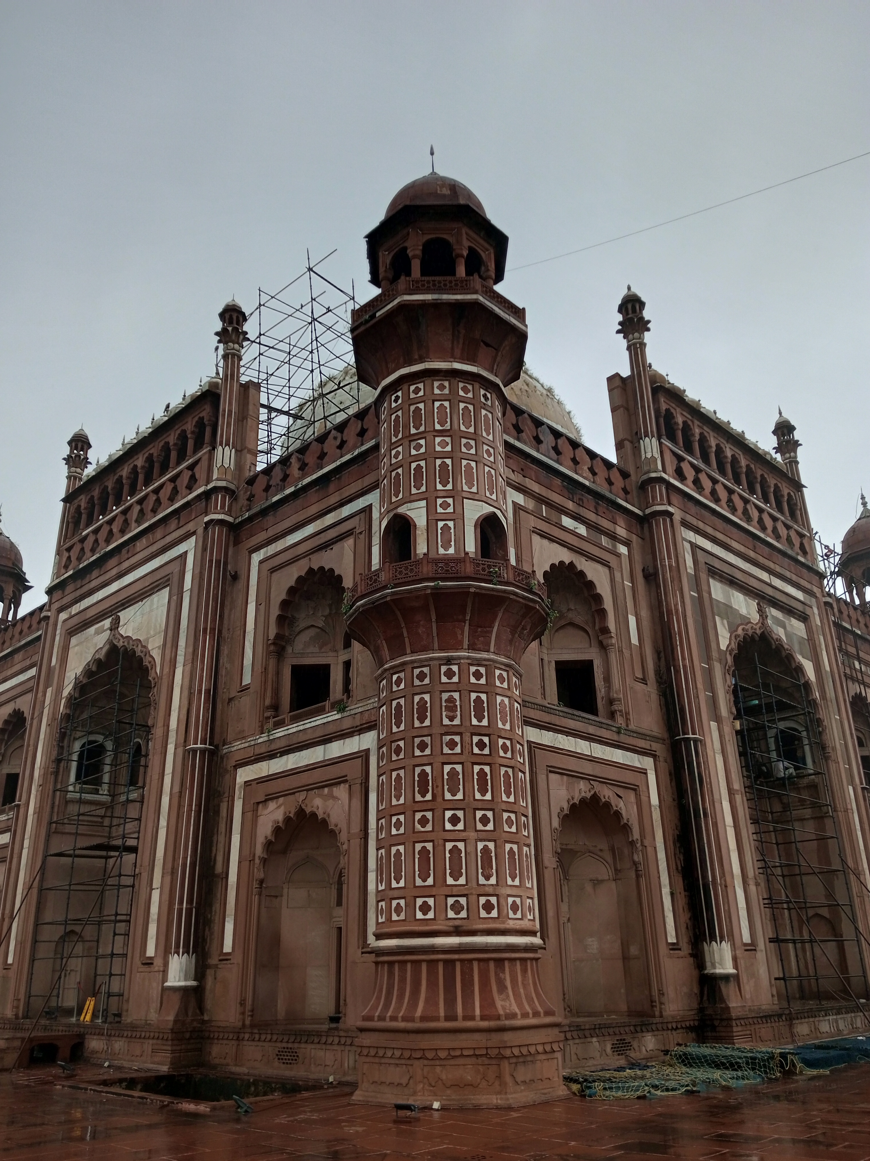 Sadarjung Tomb